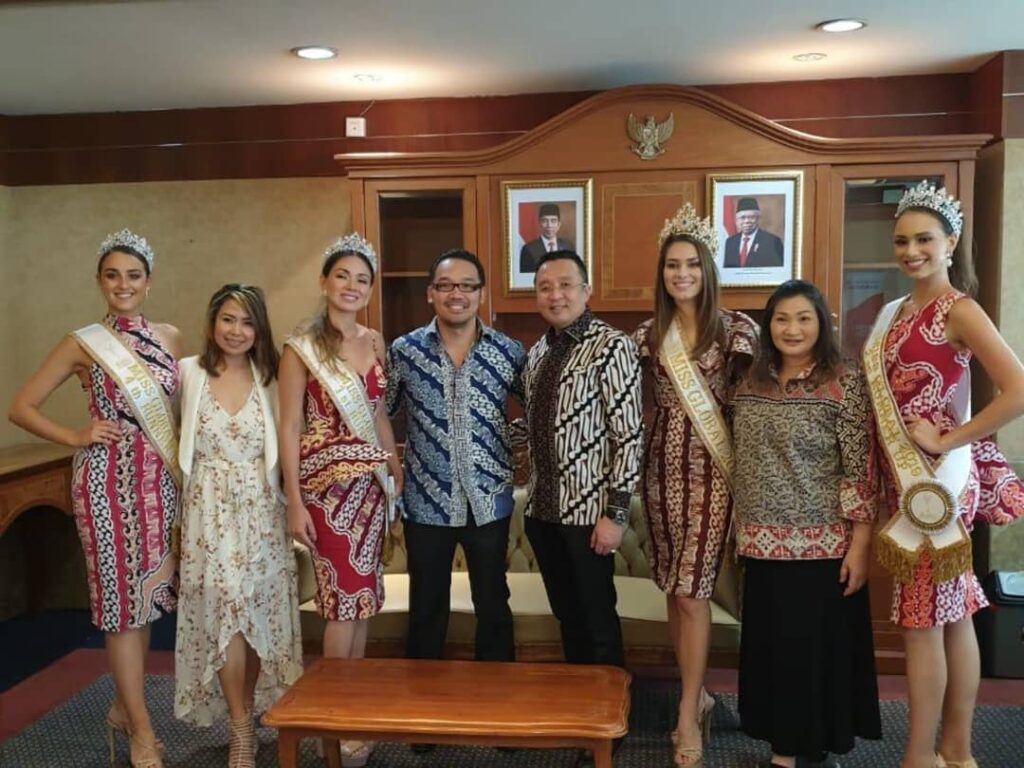 Miss Global 2019-Batik Coreta Louise-Visit Indonesian Ministry of Tourism-