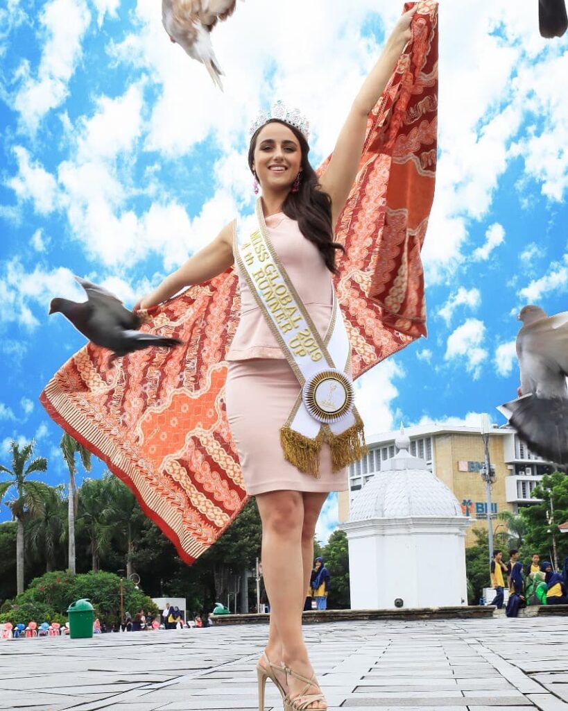 Miss Global 2019-Batik Coreta Louise-Visit Kota Tua Jakarta-2